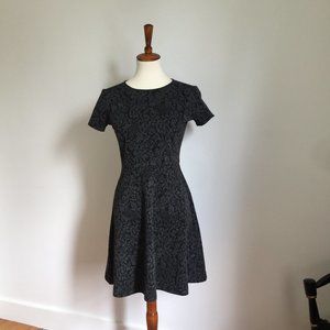 Loft dress, size 6, Short Sleeve, Knit with Pattern